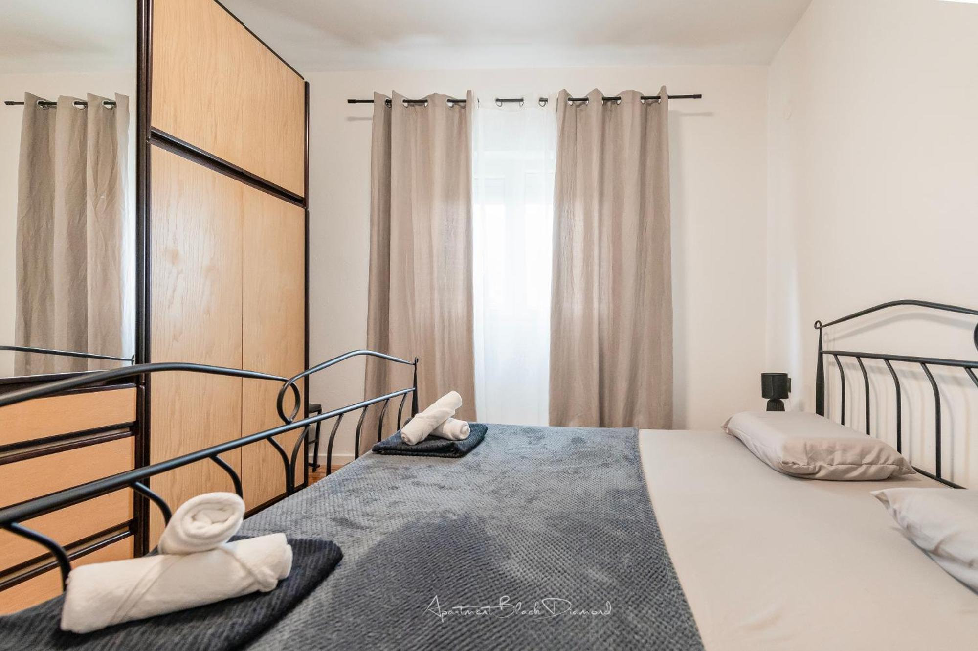 Apartment Black Diamond Razanac Bagian luar foto