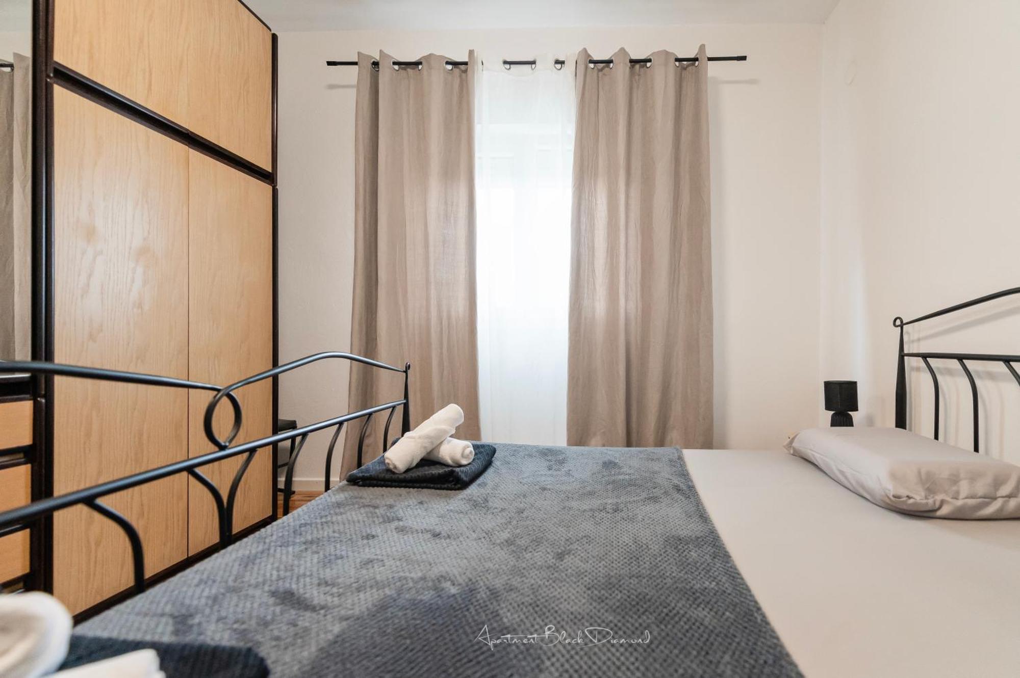 Apartment Black Diamond Razanac Bagian luar foto