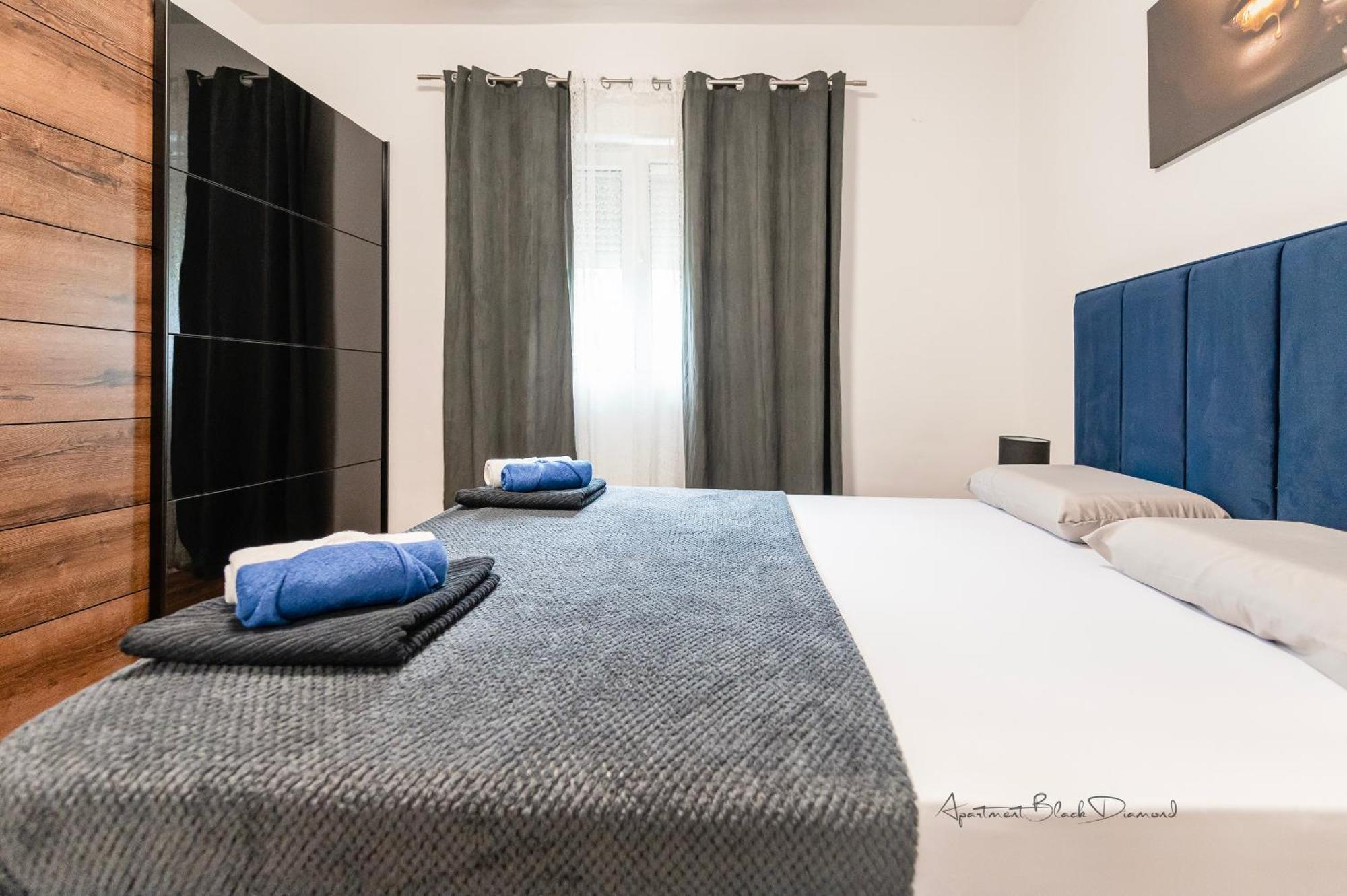 Apartment Black Diamond Razanac Bagian luar foto